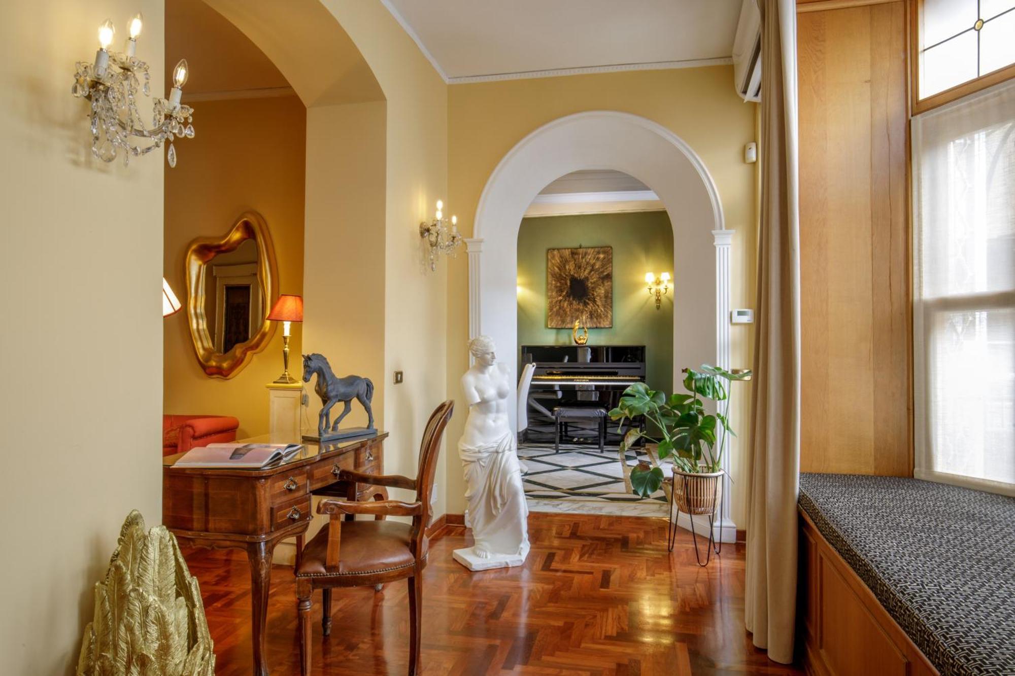Apartment Condotti Spanish Steps Ambassador Rome